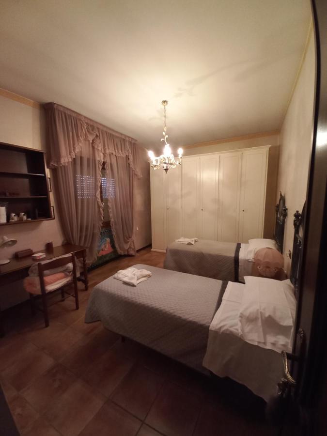 Casa Guerrino Bed & Breakfast L'Aquila Bagian luar foto